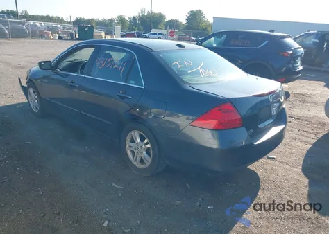 2006 Honda Accord 2.4 Ex z USA, uszkodzony, nr VIN 1HGCM56896A056499